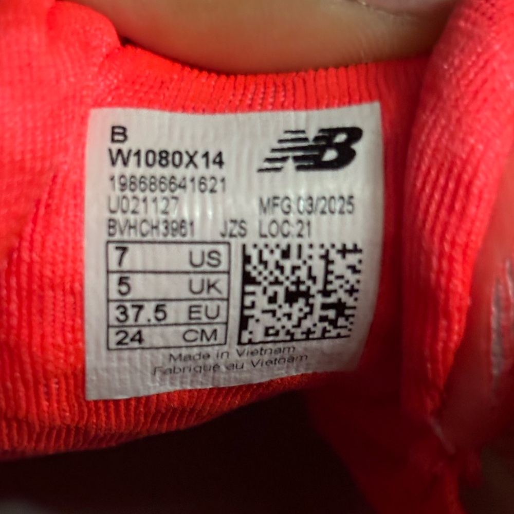 New Balance 1080 v14 women's size 7 white and coral very comfortable - Picture 6 of 6